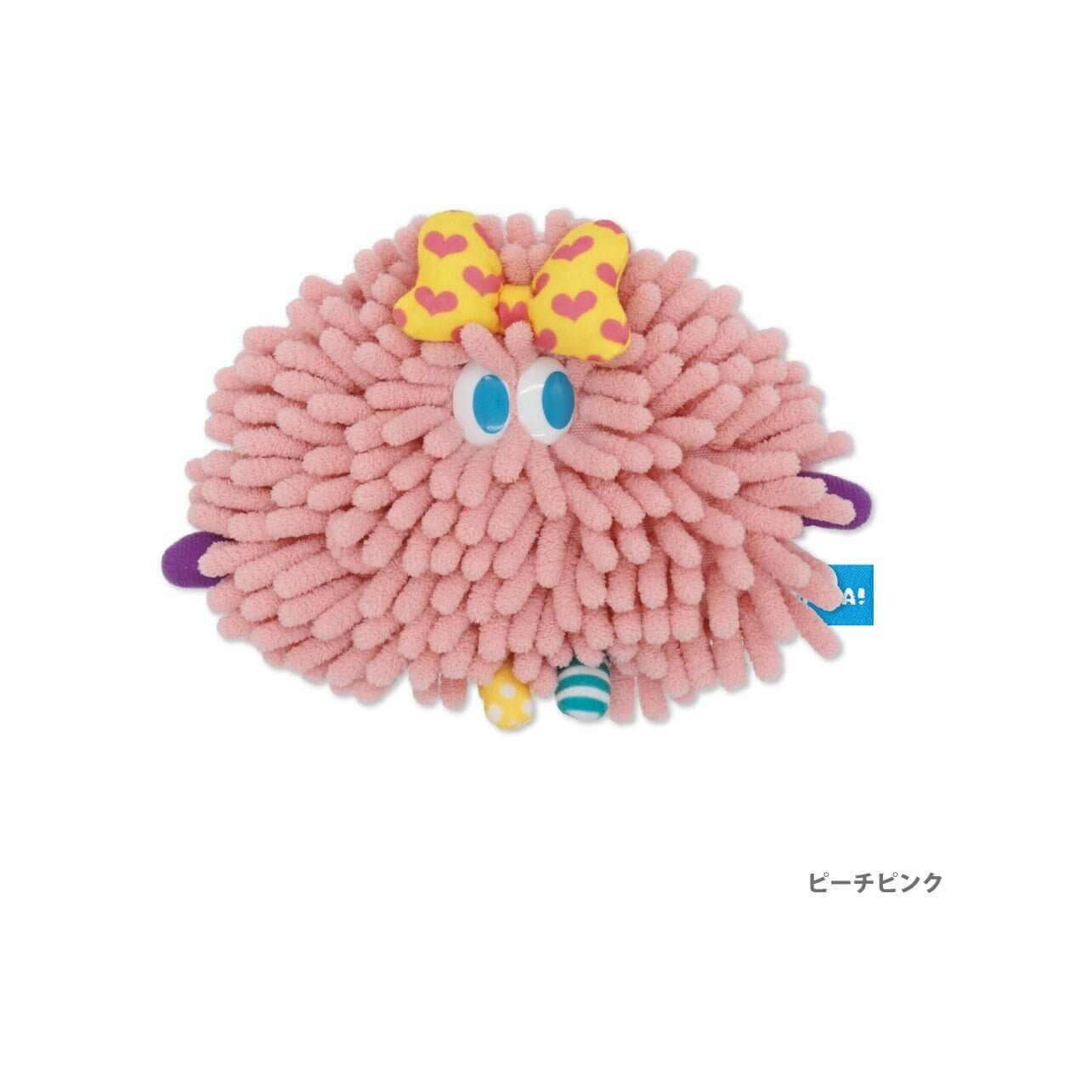 【肉肉雜貨店】平成復古潮回歸！Moja！毛茸茸大眼怪收納包（拉鏈款）粉紅色的毛茸茸可愛外觀，捲髮蝴蝶節的細節表現。